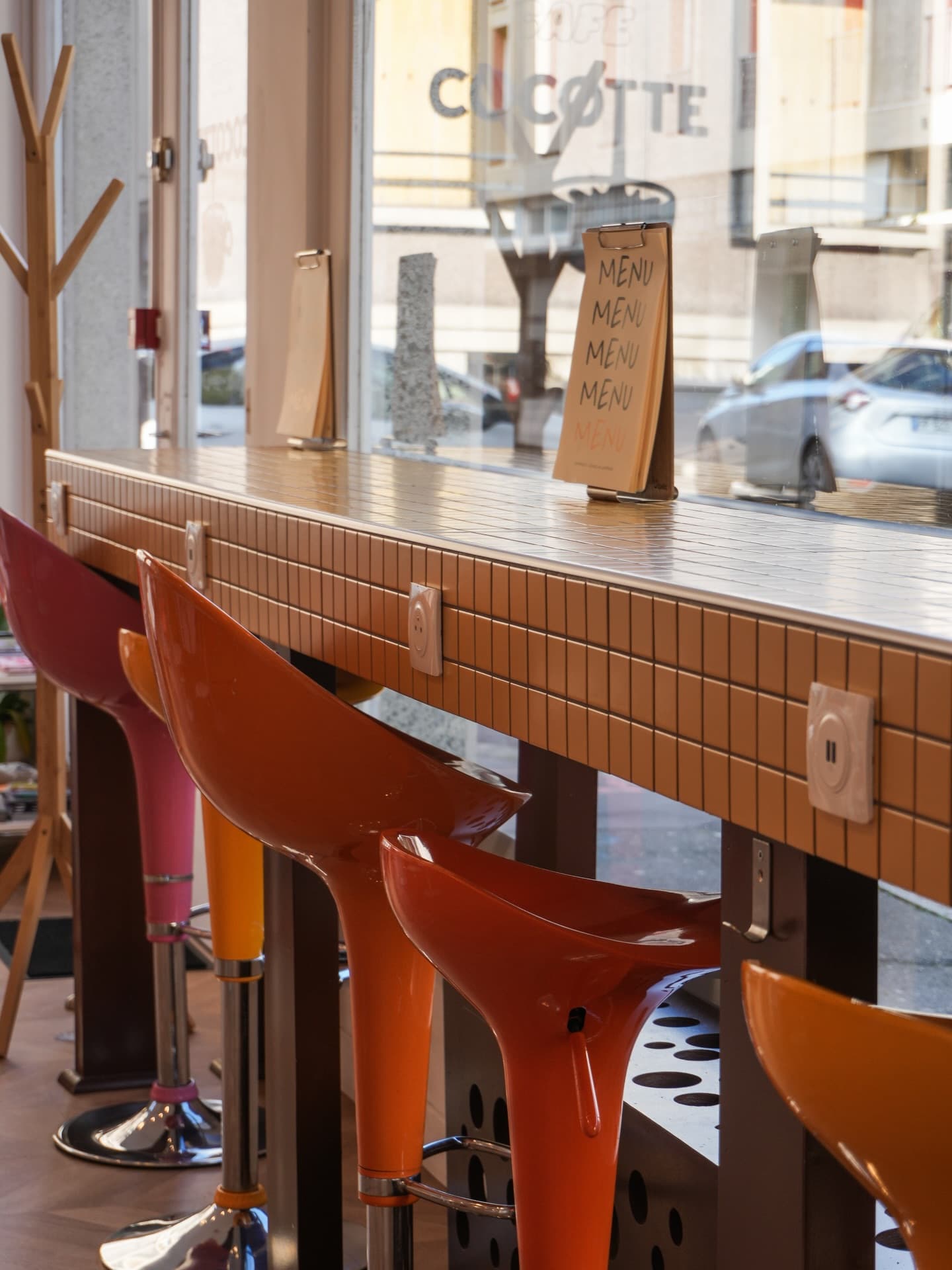 Comptoir et tabourets