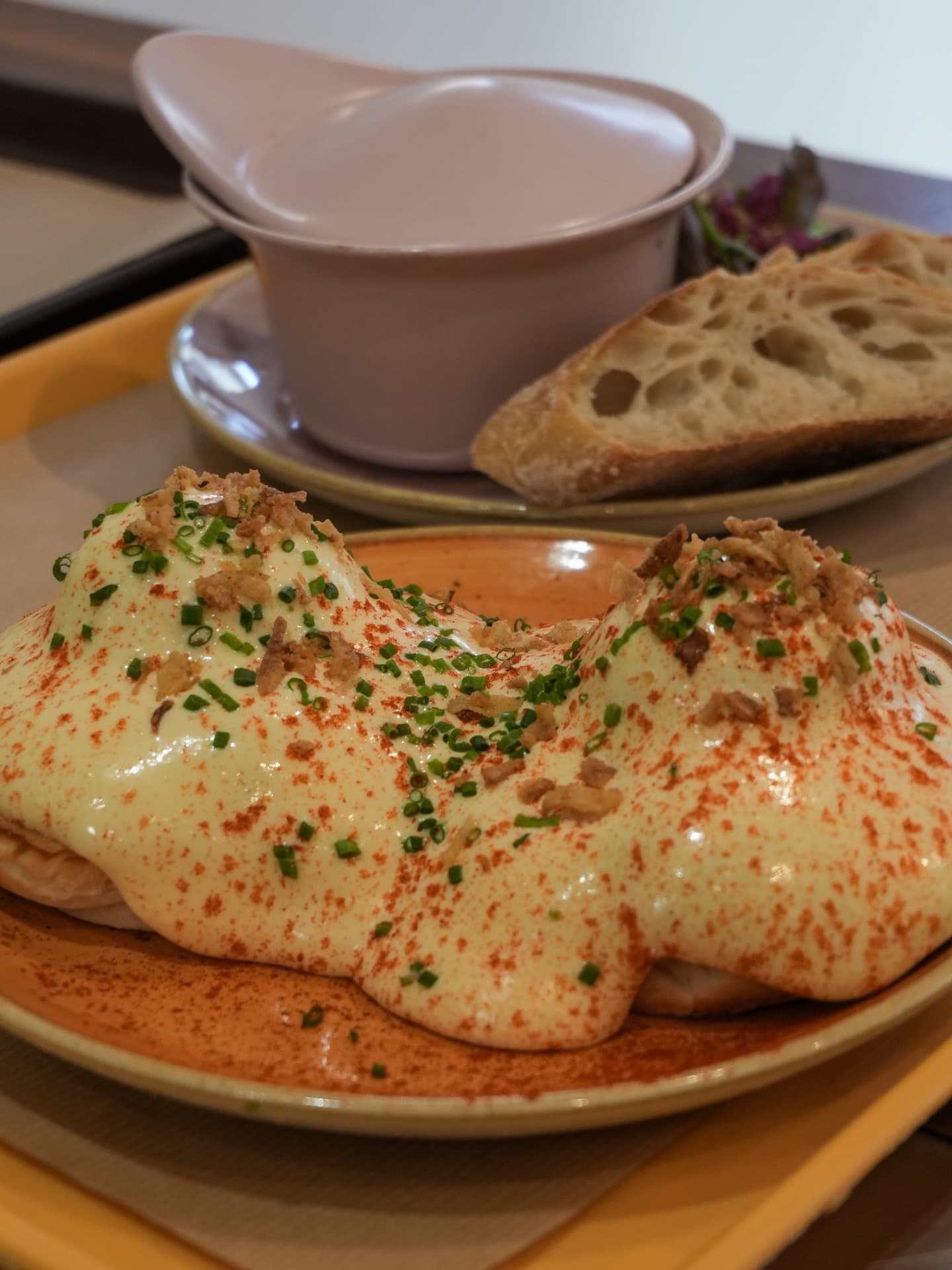 Œufs bénédictine, sauce hollandaise